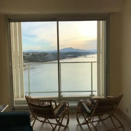Appartement Fregate A80 : La Vue Mer Et Montagnes