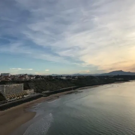 Fregate A80 : La Vue Mer Et Montagnes Appartement Biarritz